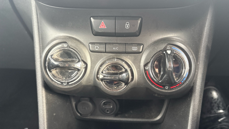 Peugeot 208 1.2 PureTech 82 Allure 5dr Petrol Hatchback